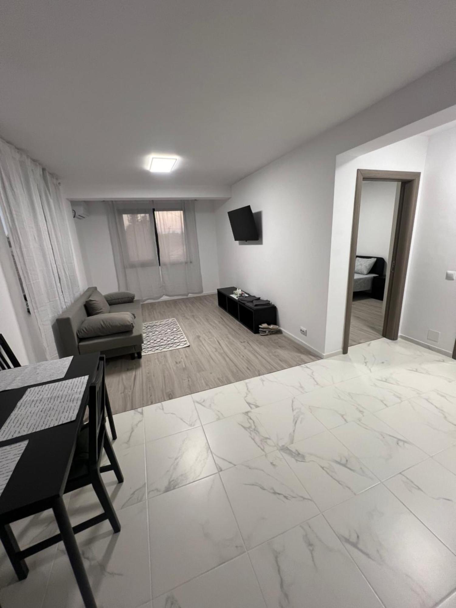 Apartament Everest 33 Ap 2 Bucureşti